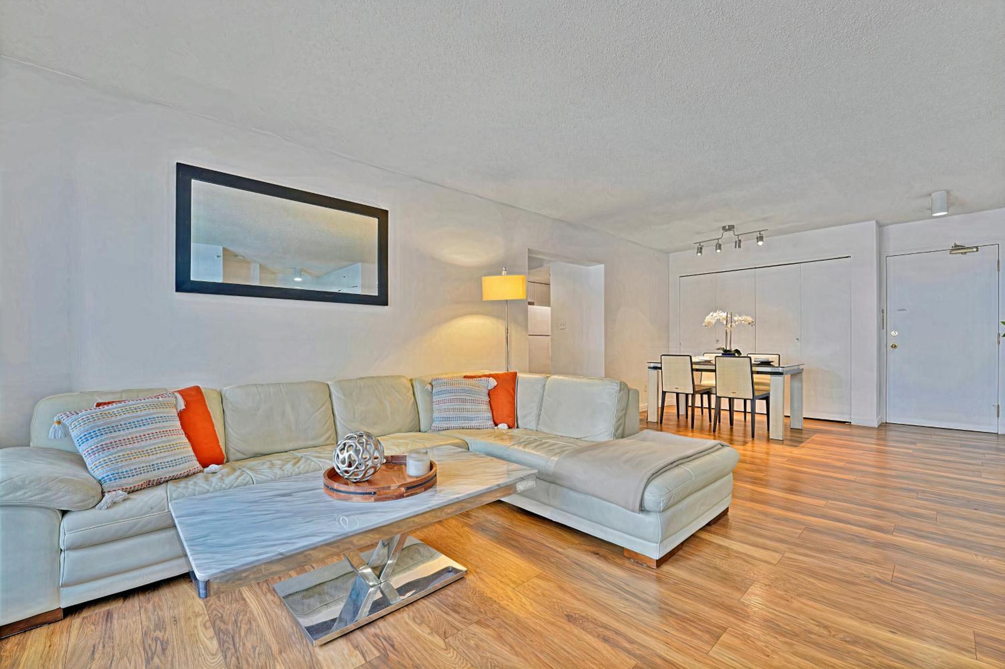 Prime Location Stylish Two-Bedroom Apartment Overlooking Downtown Βανκούβερ Εξωτερικό φωτογραφία